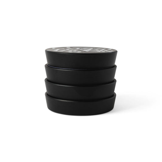 Schwarzer 4-teiliger Herb Grinder aus Aluminium von Coast Angels, zusammengesetzt